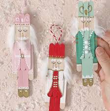 ‪90 Easy Christmas Crafts to DIY This Holiday Season‬‏
