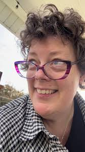 Yeah, no- I didn’t bother to fix my hair or apply make up for this video.  It’s come as you around here 😆, She can’t come in the house because my  other two cats won’t tolerate her, and we also believe ...