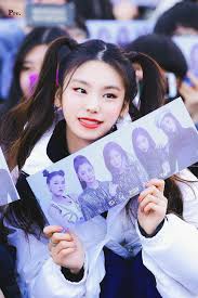 Itzy Yeji Mini Fan Meeting Music Center 190309 Yeji Itzy