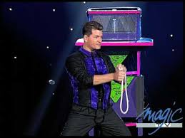 Le 31 décembre 2009, le grand cabaret rassemble 1 million de téléspectateurs de plus que les 100 plus grands du 31 sur tf13. Greg Frewin Magie Colombes Le Plus Grand Cabaret Du Monde Youtube