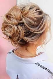 The twists add so much texture to the hair, giving it a dramatic look. 25 Charming Mother Of The Bride Hairstyles To Beautify The Big Day