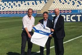 Ariel enrique holan (spanish pronunciation: Ariel Holan Es Presentado En La Uc Me Considero Un Entrenador Que Le Da Oportunidad A Los Jovenes La Tercera