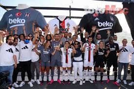 .league 2017 beşiktaş şampiyonlar ligi forma|yeni sezon formaları dls17 beşiktaş logo amblem,dream league soccer süperlig url logo dream league 2017 beşiktaş ,dream league. Son Dakika Spor Haberi Besiktas Yeni Sezon Formalarini Tanitti Iste Davetten Kareler Bjk Spo