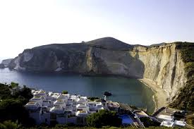 Siamo specializzati nell'affitto di immobili sull'isola di ponza. Vendita Appartamento Ponza Chiaia Di Luna Localita Isole Pontine
