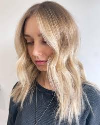 Hillary Ferguson's Instagram, Twitter & Facebook