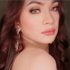 Gilda Gunn's Instagram, Twitter & Facebook