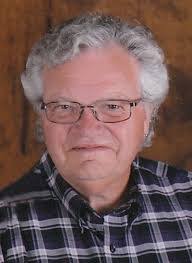 Donna Mahnken's Instagram, Twitter & Facebook