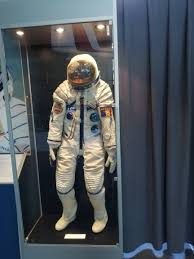 Dumitru prunariu, despre prima aselenizare: Costumul Purtat De Dumitru Prunariu In Timpul Misiunii SpaÈ›iale Din 1981 Romania