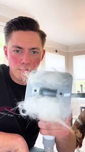 Husky grooming made simple 🙏🏼🙏🏼🙏🏼🙏🏼 #oneisall #doggroomingvacuum  #doghairvacuum #dogsoftiktok #doggroomingkit #husky