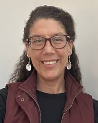 Elizabeth Botts's Instagram, Twitter & Facebook