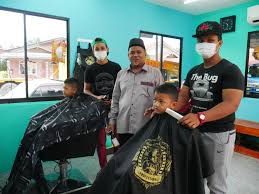 Usaha kerajaan membuka ruang dan peluang untuk membangunkan sekumpulan usahawan industri kecil dan sederhana (iks) luar bandar yang pelbagai dan mempunyai daya saing yang tinggi adalah tema utama ke arah pengekalan pertumbuhan ekonomi. Usaha Tangga Kejayaan Setiap Insan Trdi News