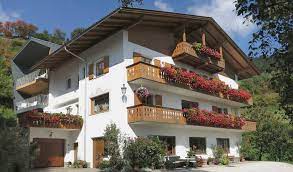 Storage space for ski and bicycles are provided. Haus Gabi Lajen