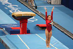 Na ginástica olímpica feminina, podem participar desses campeonatos e das olimpíadas ginastas de 16 anos de idade ou mais. Mesa Ginastica Wikiwand