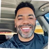 Elvin Ovalles's Instagram, Twitter & Facebook