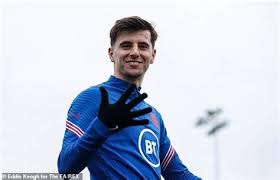 These type of cut looks good in styling or even if one has not enough time for styling then just but, without a proper cut, its not possible to style them in best way. Mason Mount Haircut 2020 Mason Mount Relishing Chelsea Selection Battle After Mason Tony Mount Born 10 January 1999 Is An English Professional Footballer Who Plays As An Attacking Or