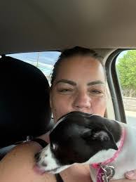 Kim Garfield's Instagram, Twitter & Facebook