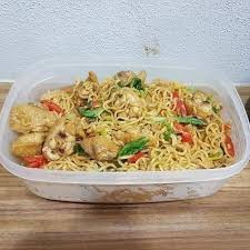 Potong sosej yang telah digoreng, keju yang dipotong segi empat, sedikit garam dan lada sulah. Banyak Kali Cuba Buat Maggi Resepi Sheila Rusly Fans Facebook