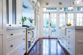 2pac Shaker Style Cabinetry With Ample Drawers For Storage And Easy Access Hamptons Kitchen Shaker Style Cabinetry Kitchen Styling