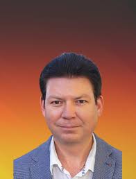 Seit heute ist Zwickau sichtbarer Teil des PURPLE PATH: Am Vormittag wurde  gemeinsam mit etlichen Interessierten „dingenunner, dingenauf“ offiziell  übergeben. Das Kunstwerk der gebürtigen Zwickauerin Jana Gunstheimer steht  im Muldeparadies in der