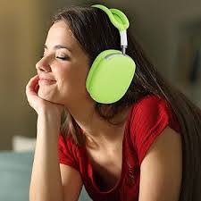 Daria Caldwell's Instagram, Twitter & Facebook