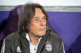 Seit über 20 jahren ist er der arzt der der fc bayern wankt. Hans Wilhelm Muller Wohlfahrt Macht Schluss Treue Seelen Die Vereins Ikonen Im Hintergrund Fussball Stuttgarter Zeitung