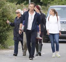 Tom hiddleston wife and kids. Taylor Swift And Tom Hiddleston In England To Meet Tom S Mother And Family