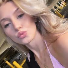 Savannah Joseph's Instagram, Twitter & Facebook