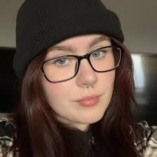 Anybody help have molly 11years beagle crosss old bad desperate seperatioin  wrecking my home trying hard with her but struggling with health at moment  financially also any free help with her much