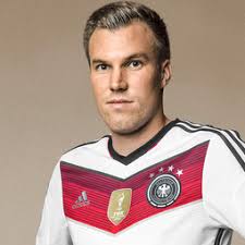 Those who follow bvb casually might only know kevin großkreutz for playing every position on the pitch or for his recent antics, but the most important thing to know is that kevin is a real dortmund boy to. Kevin Grosskreutz Spielerprofil Dfb Datencenter