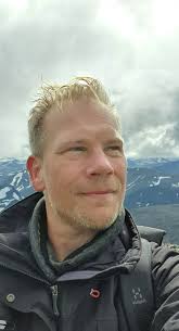 You weren't wrong Miro, thunder and torrential rain in Eskilstuna today.  This was the best I could do. 😁