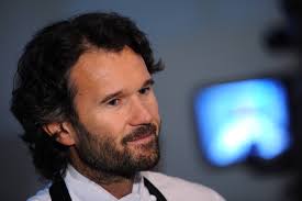 Carlo cracco firma il menu del cenone di capodanno organizzato nella prestigiosa torre porta nuova dell'arsenale di venezia. Natale E Capodanno Con I Menu Di Carlo Cracco Dove Assaporarli
