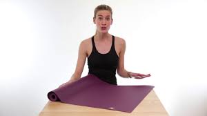 the best travel yoga mats traveling
