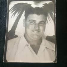 Sonny, since u posted Petonito's Pastry I wanted to share this the Petonito  Crew. Seated: Harry (my dad) uncles Joe,Sal,Pat Standing: Uncle Al, Aunt  Mary,Uncle Jim & my Mom doing a photo