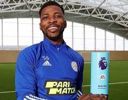 Epl returns with players kneeling amid injustice. Asfxeiyh7eqyhm