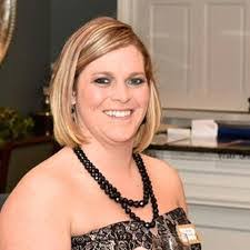 Amanda Foxwell's Instagram, Twitter & Facebook