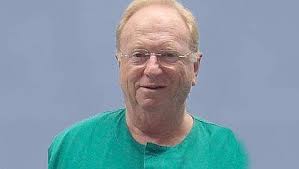 Dr. Manuel Juliá Narváez