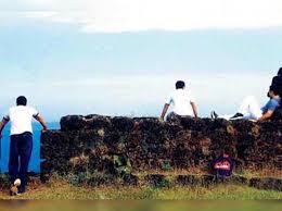 Shraddha Kapoor We Want To See The Dil Chahta Hai Fort In Goa Hindi Movie News Times Of India Koi kahe kehta rahe dil chahta hai. dil chahta hai fort in goa