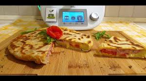 Focaccia Ripiena Senza Lievito In Padella Per Bimby Tm6 Tm5 Tm31 Ricette Bimby Focaccia