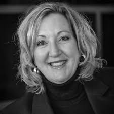 Vandaag enorm verrast door Carianne Dijk met een vast contract! Ontzettend  blij mee! 🎉 Vorig jaar juli ben ik als intercedent bij Randstad Callflex  Oost begonnen en ik heb al onwijs veel