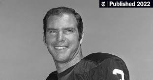 Daryle Lamonica, Hard-Throwing Quarterback, Is Dead at 80