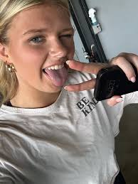 DO ANY OF YOU HAVE ANY GOOD "COACH KERR" STORIES YOU WANT TO SHARE? CV