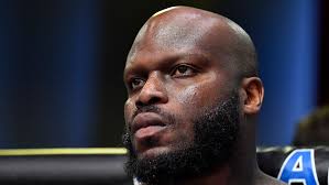 Get the latest ufc breaking news, fight night results, mma records and stats. Ufc Star Derrick Lewis Tosses Head Scratching First Pitch Before Astros Game Fox News