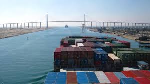 The ever given cargo ship turned sideways in the suez canal yesterday morning, blocking all traffic at the busy waterwaycredit: Steeds Meer Carriers Verkiezen Kaaproute Boven Suezkanaal Nieuwsblad Transport