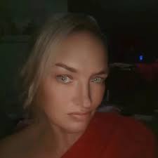 Who is a better friend to Ginny, Max, Norah, or Abby?