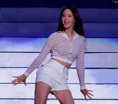 林允儿被曝被国外富豪规则48分钟，众多网友希望这是假消息！ - 意浏娱乐