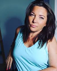 Friendship renewal after betrayal and backstabbing