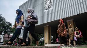 Info gaji berasal dari 99 poin data yang dikumpulkan langsung dari karyawan, pengguna, dan lowongan di indeed dalam kurun 36 bulan. Bpk Temukan Kelebihan Bayar Gaji Pegawai Ini Penjelasan Pemprov Dki Suara Jakarta