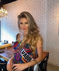 Laura olascuaga, miss universe colombia, en uno de los desfiles de miss universo 2021. Zuvm1ex1i5fe8m