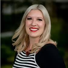 Michelle Hawley's Instagram, Twitter & Facebook