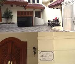 Saat ini pun banyak yang telah menggunakan berbagai macam model garasi untuk hunian mereka. Rumah Bj Habibie Perpustakaan Garasi Mobil Mirip Parkir Di Mal Kapanlagi Com